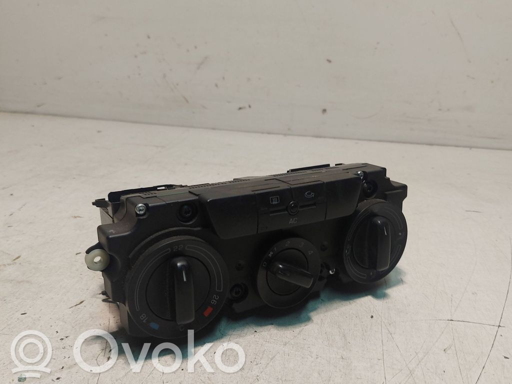 Skoda Octavia Mk2 (1Z) Climate control unit 