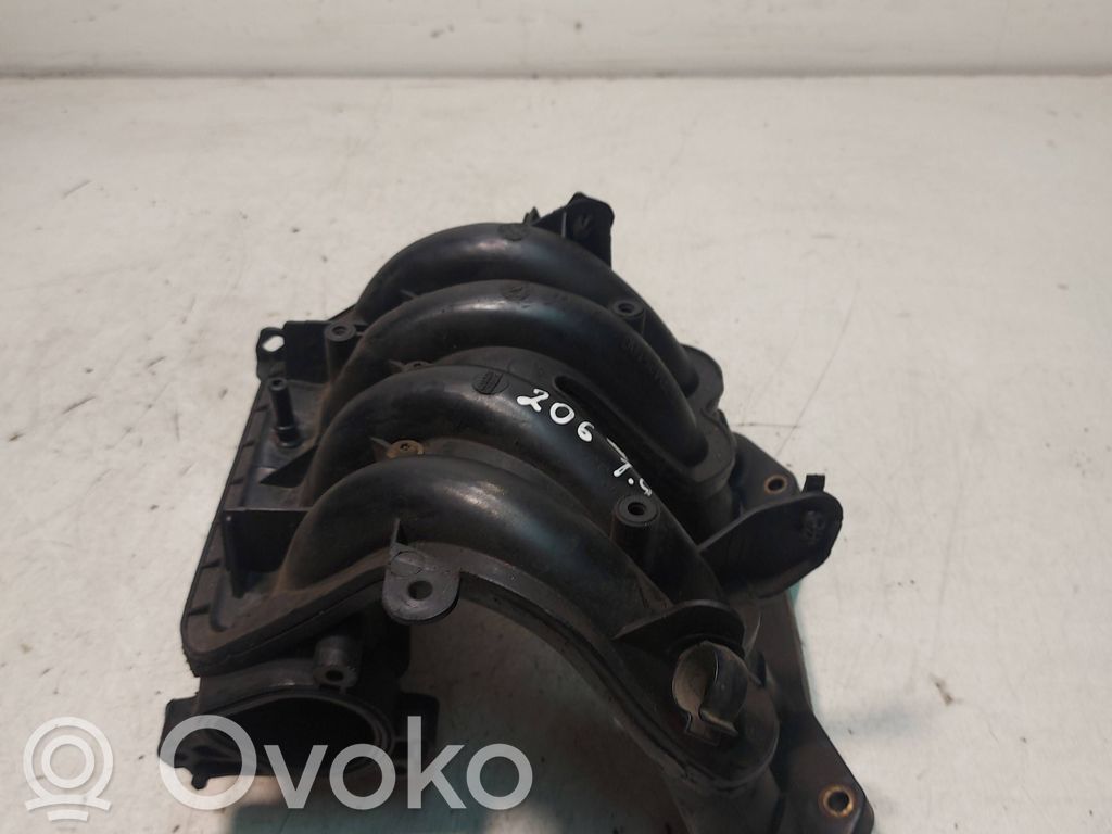 Peugeot 206 Intake manifold 