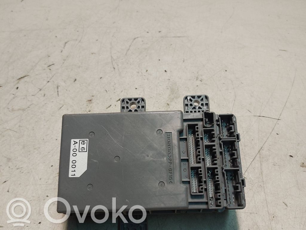 Honda Civic Ramka / Moduł bezpieczników 