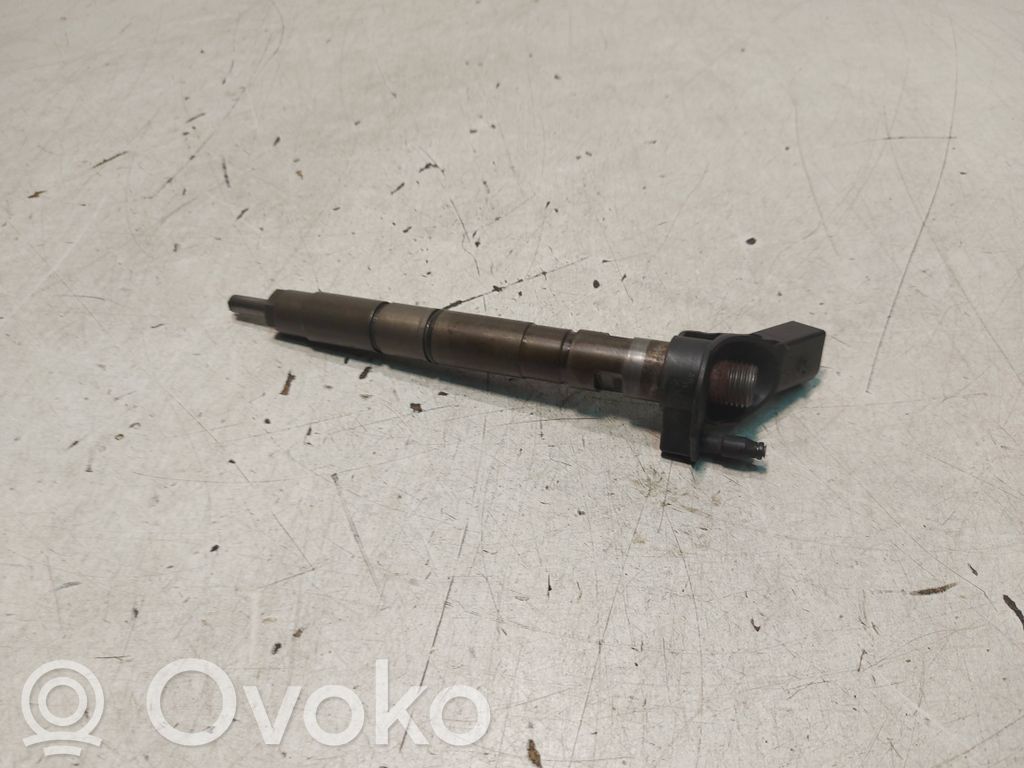 Audi A6 S6 C6 4F Fuel injector 