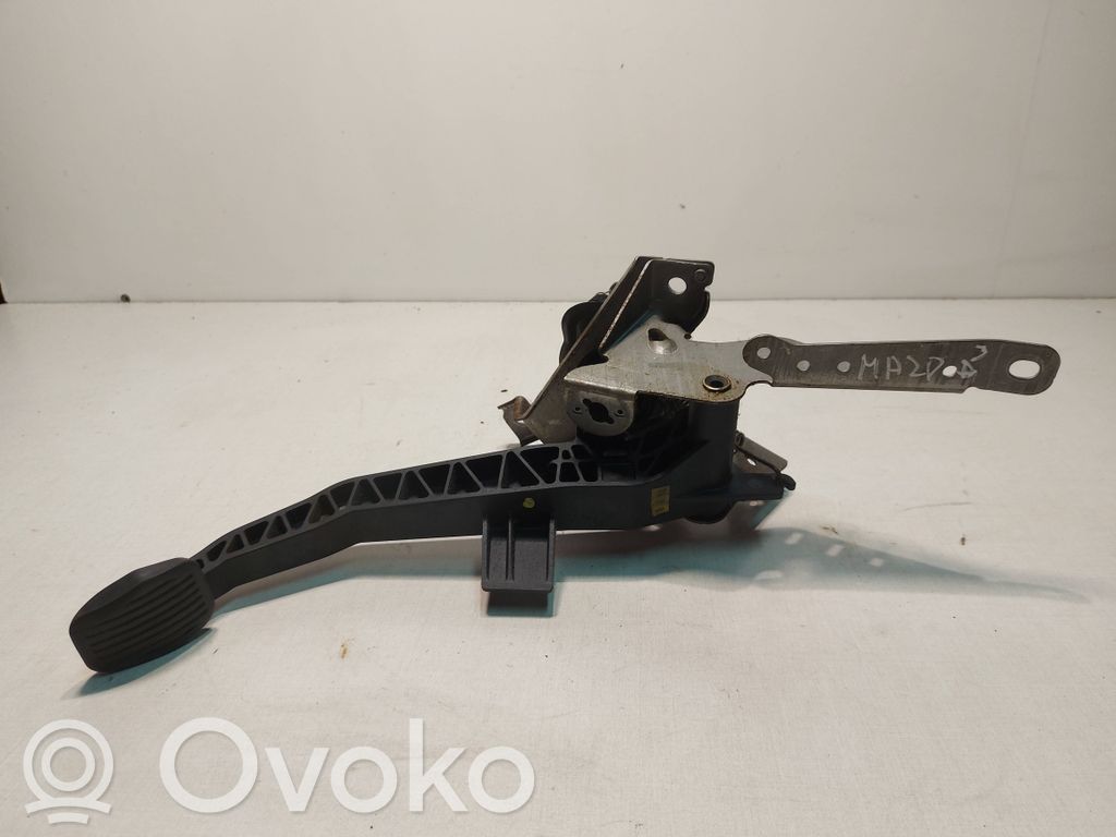 Pedal de embrague   10291