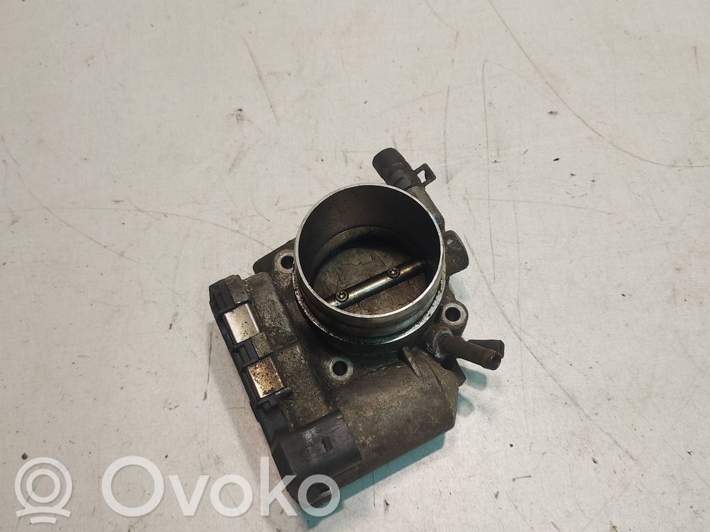 Audi A4 S4 B5 8D Droselinė sklendė 