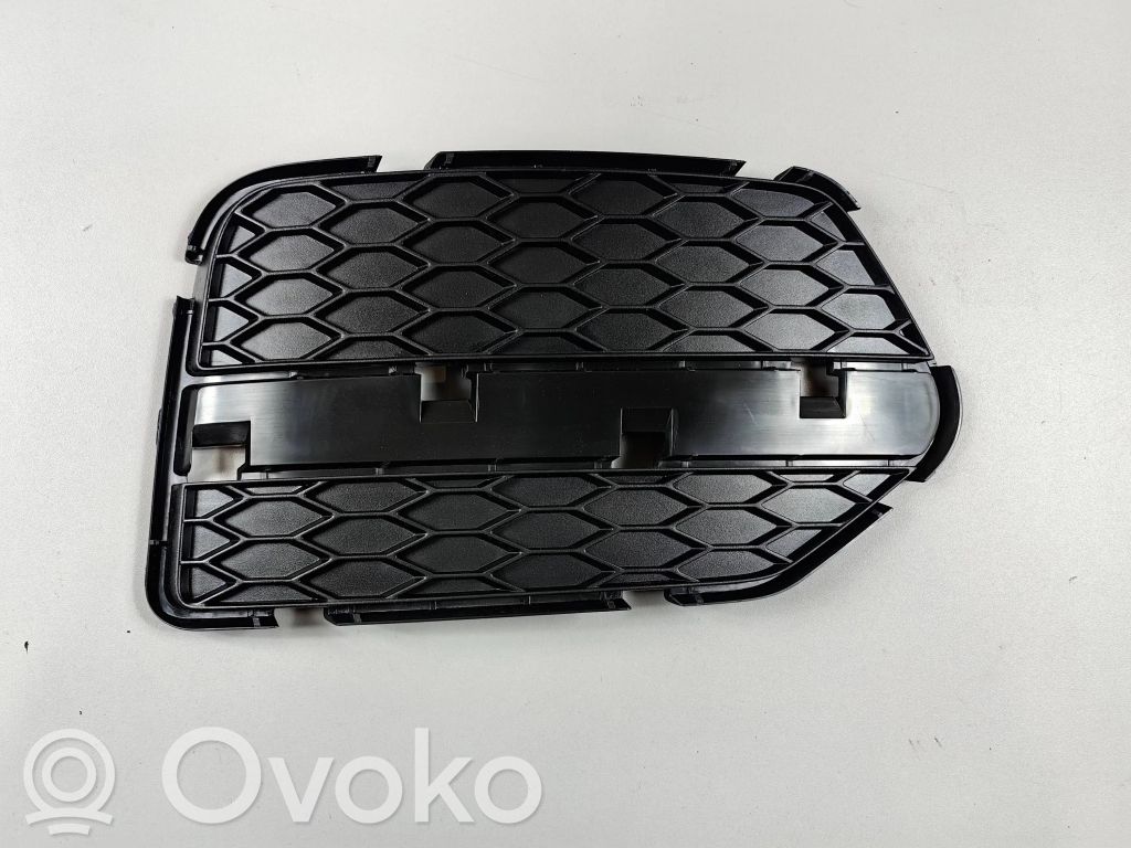 Audi Q3 8U Front bumper lower grill 