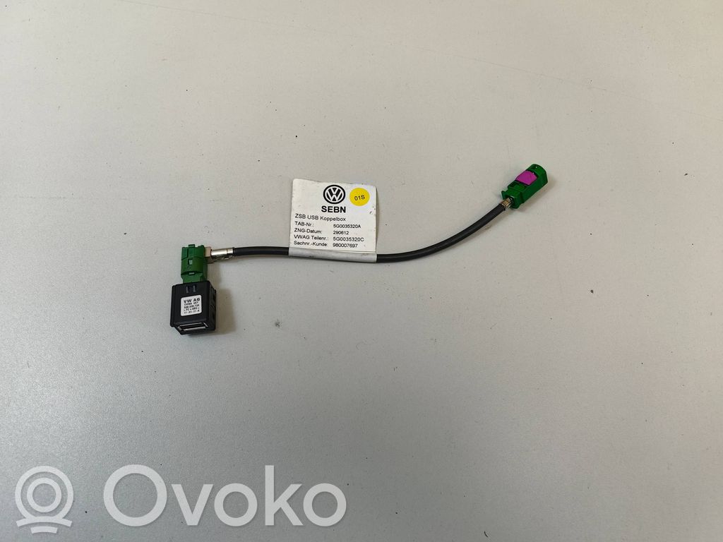 Volkswagen Golf VII Enchufe conector USB 