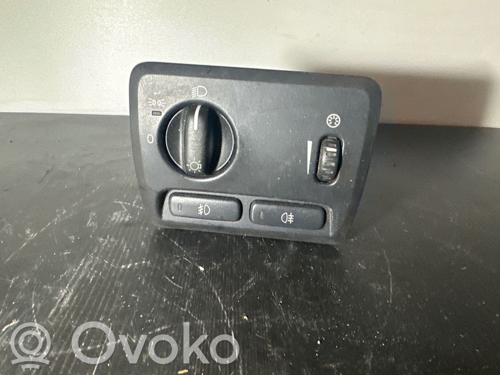 Light switch   861751