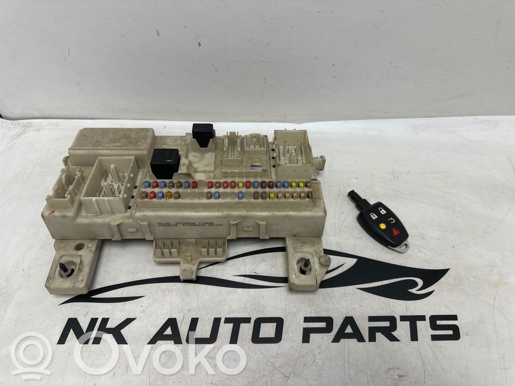 Volvo V50 Skrzynka bezpieczników / Komplet 