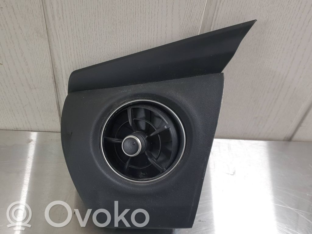 Toyota Auris E180 Boczna kratka nawiewu deski rozdzielczej 