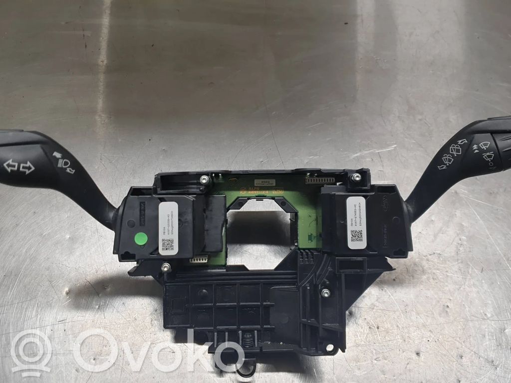 Ford Focus Wiper turn signal indicator stalk/switch 