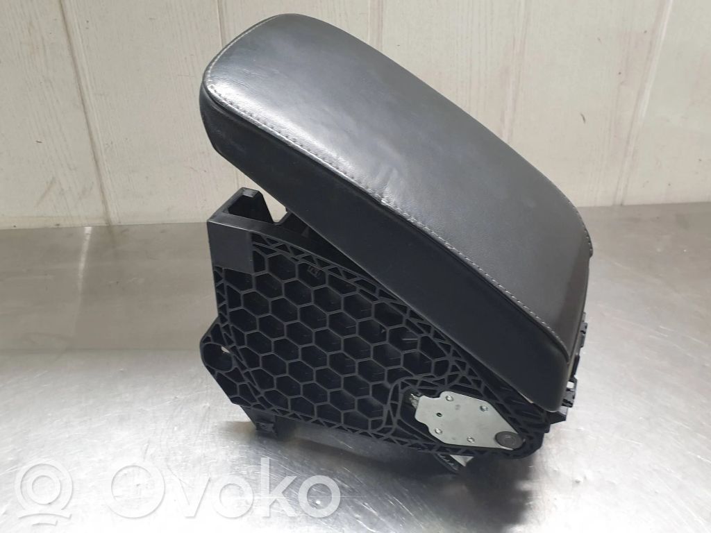 Skoda Superb B6 (3T) Armrest 
