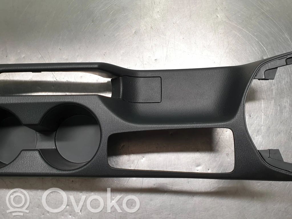Mazda CX-3 Puodelių laikiklis (priekyje) 
