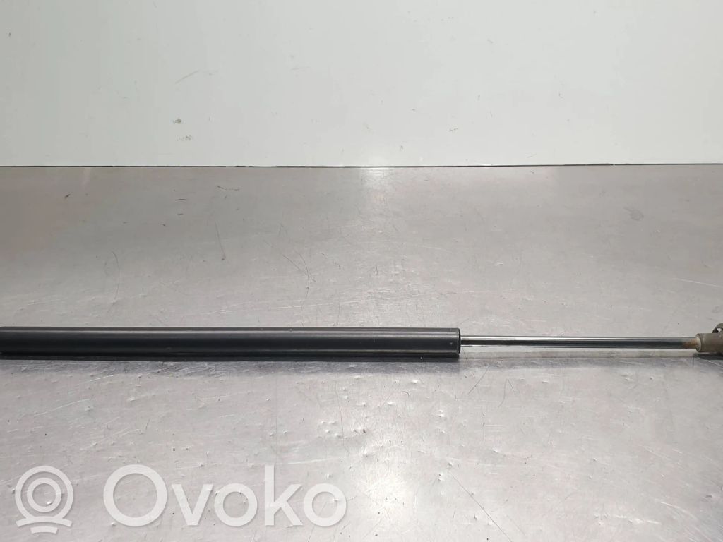 Mazda CX-3 Tailgate/trunk strut/damper 