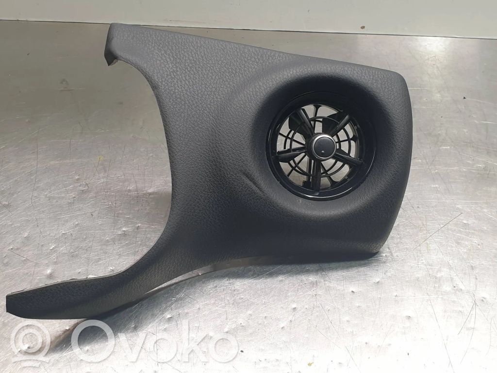 Toyota Yaris Boczna kratka nawiewu deski rozdzielczej 