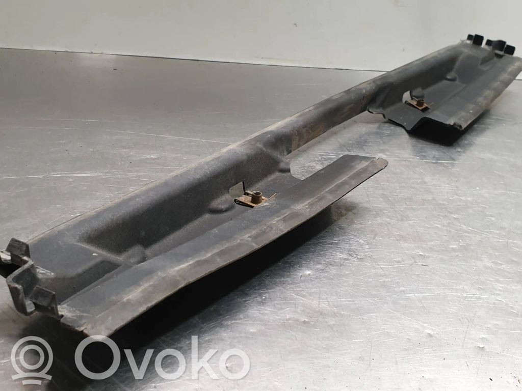 BMW 5 E60 E61 Viršutinė dalis radiatorių panelės (televizoriaus) 