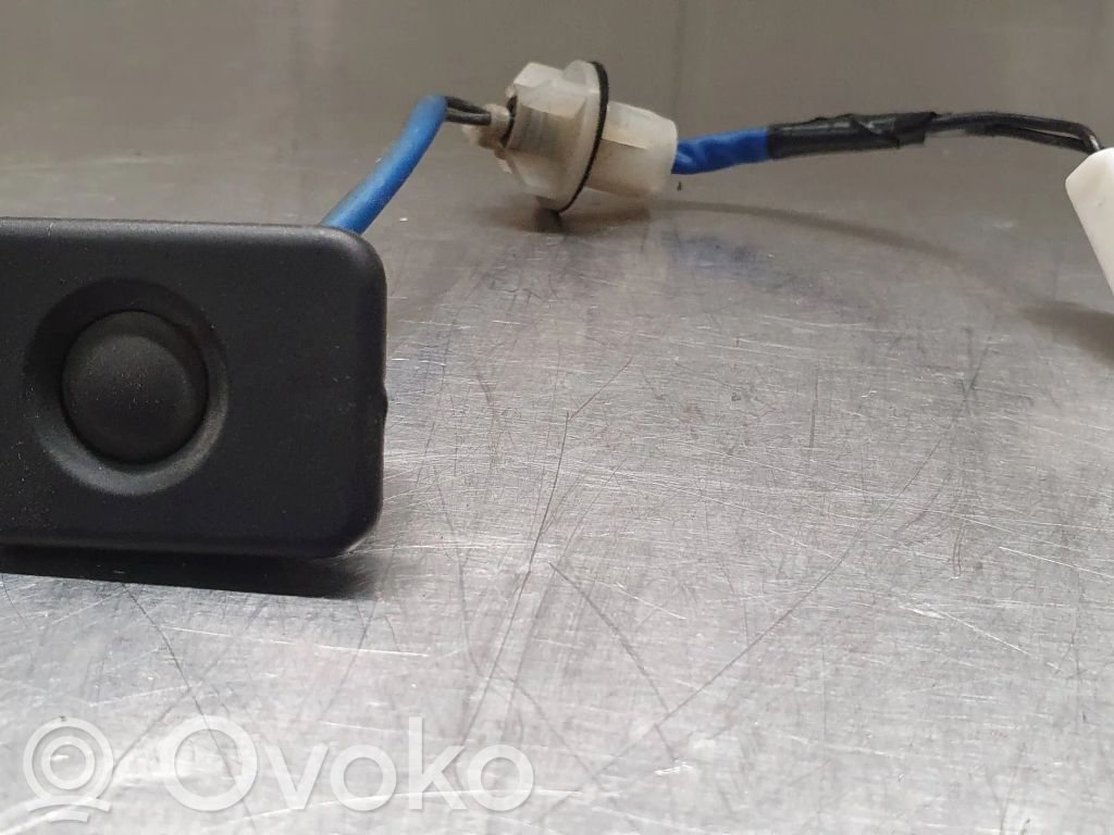 Mazda 6 Tailgate opening switch 