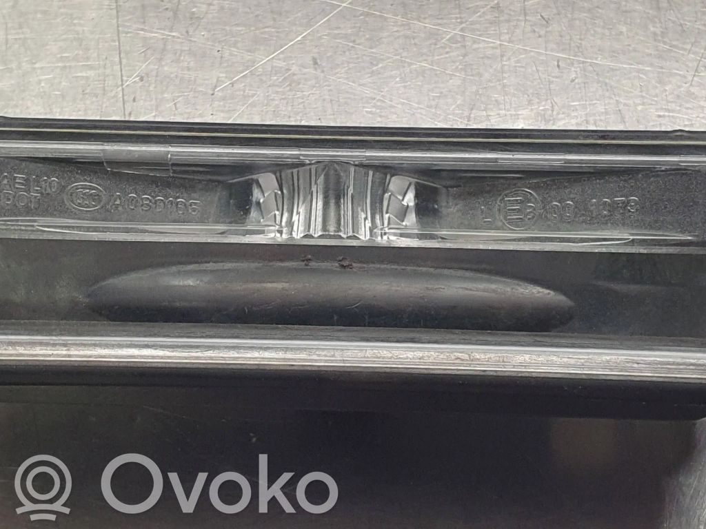 Tailgate opening switch   93130