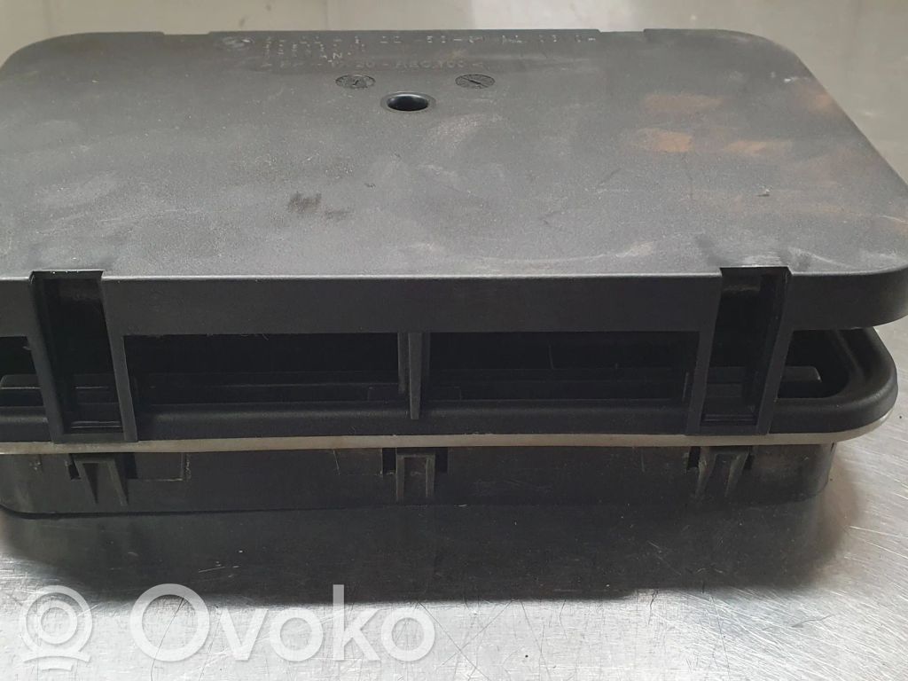 BMW X5 E70 Quarter panel pressure vent 