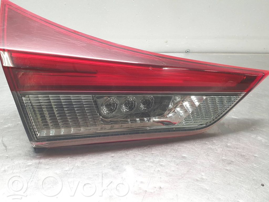 Toyota Auris E180 Takaluukun takavalot 