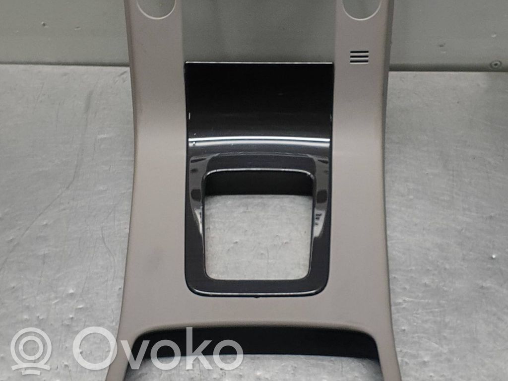 Volvo S80 Panelės apdailos skydas (centrinis) 