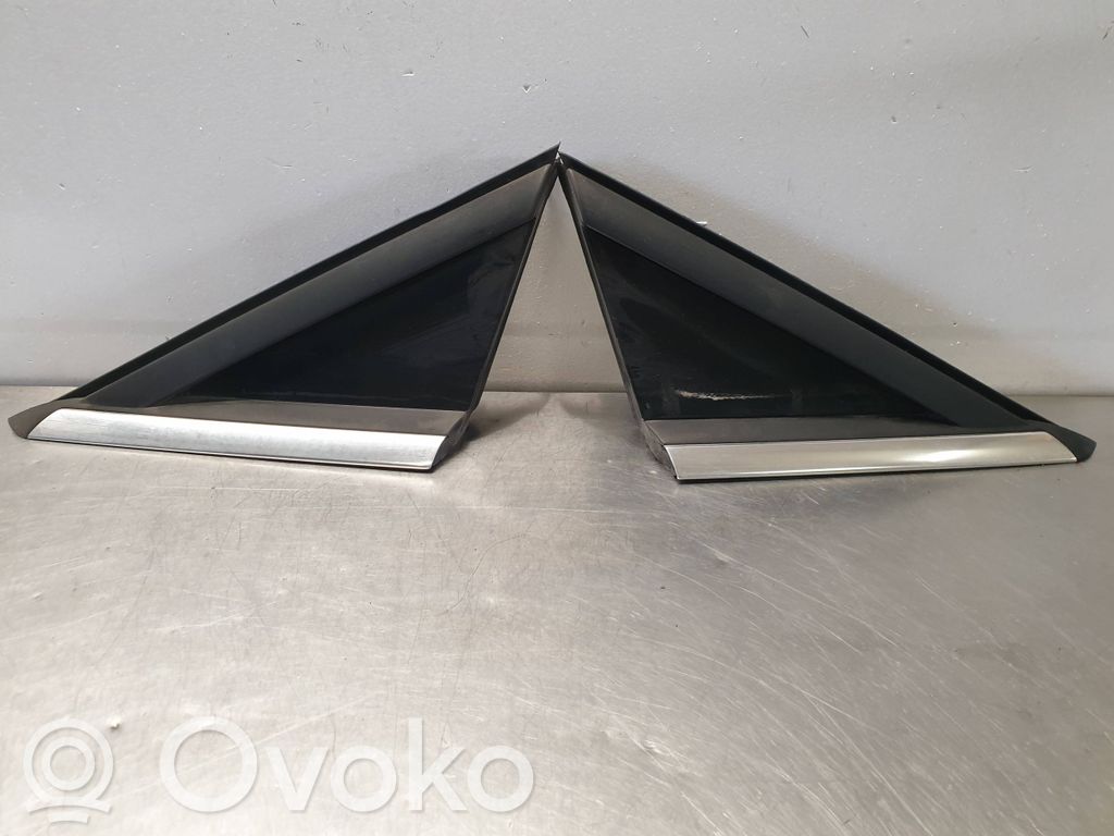 Peugeot 5008 Listwa / Uszczelka szyby drzwi 
