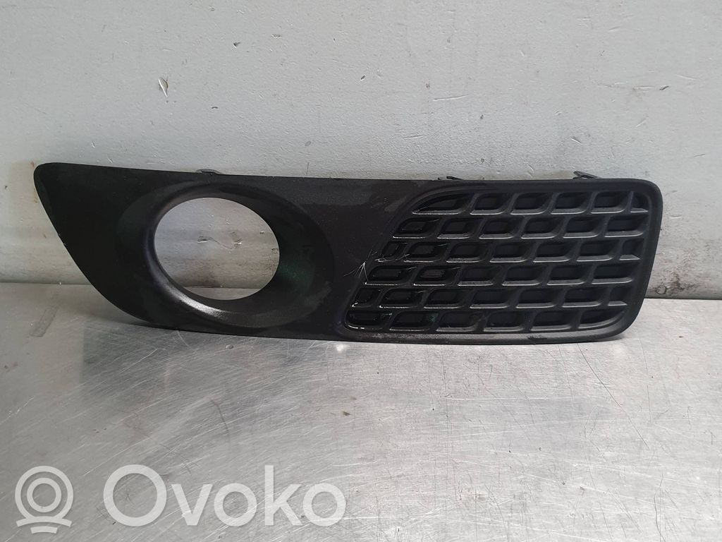 Volvo V70 Front fog light trim/grill 