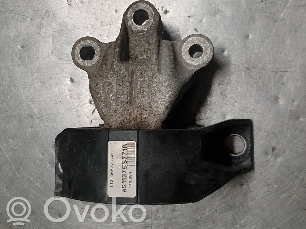 Renault Zoe Engine mount bracket 