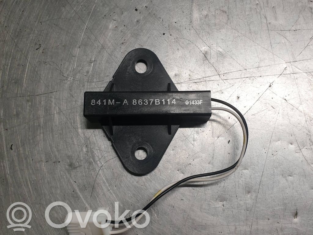 Mitsubishi Outlander Aerial antenna amplifier 