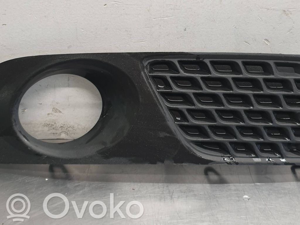 Volvo S80 Etusumuvalon ritilä 
