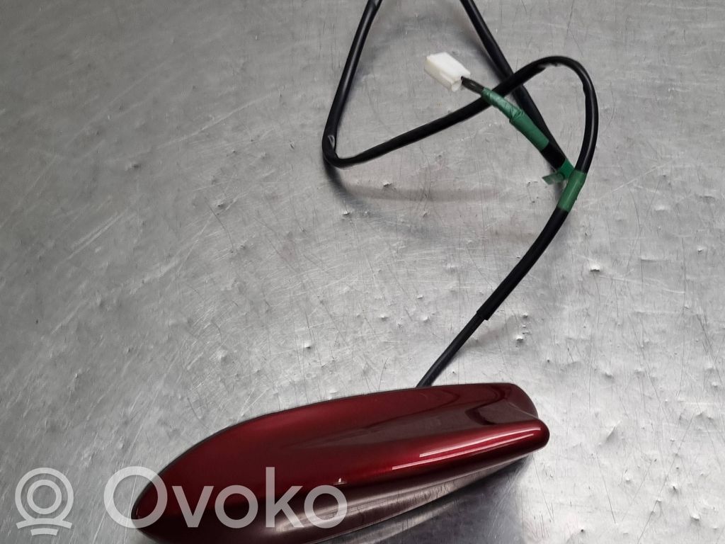 Toyota Auris E180 GPS-pystyantenni 