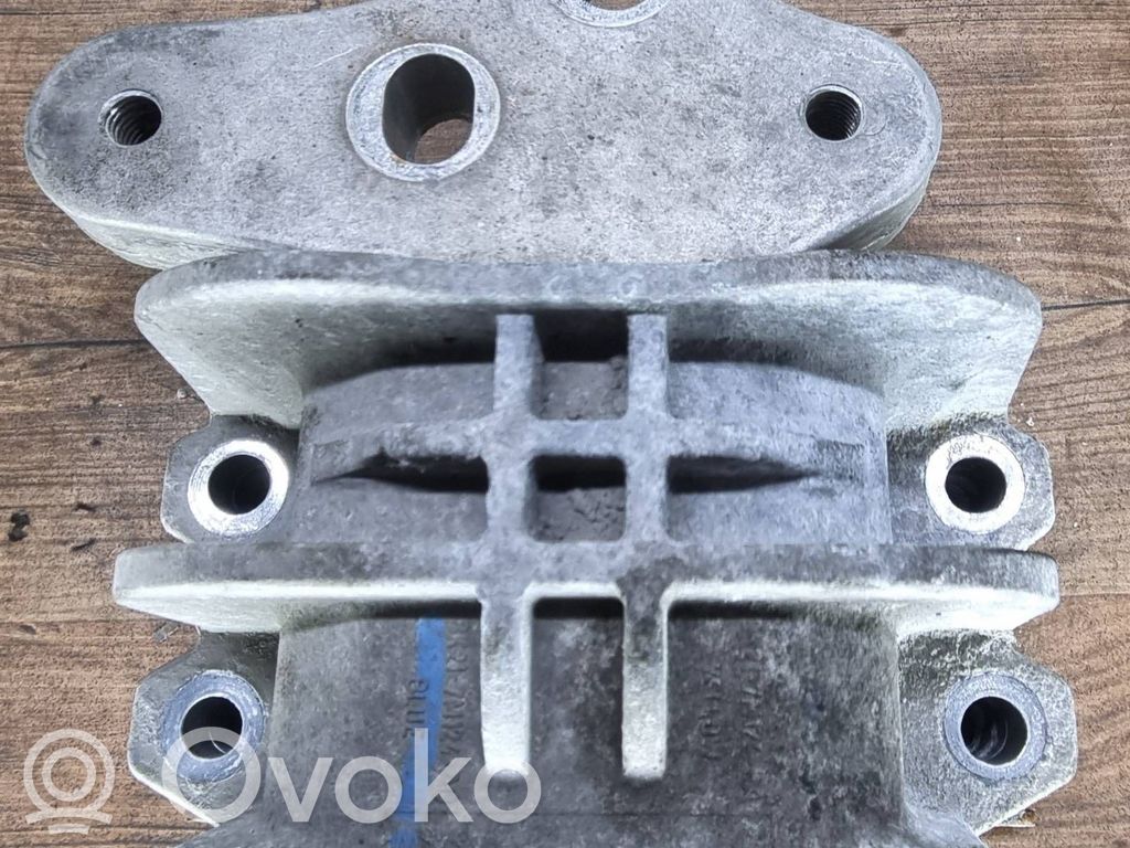 Ford Transit Engine mount bracket 