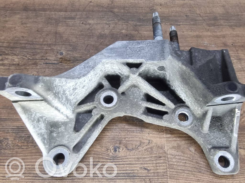 Ford Transit Engine mounting bracket 