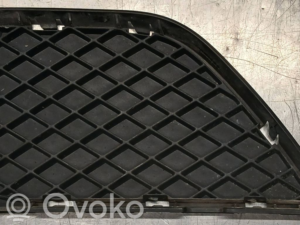 BMW X3 E83 Kratka dolna zderzaka przedniego 