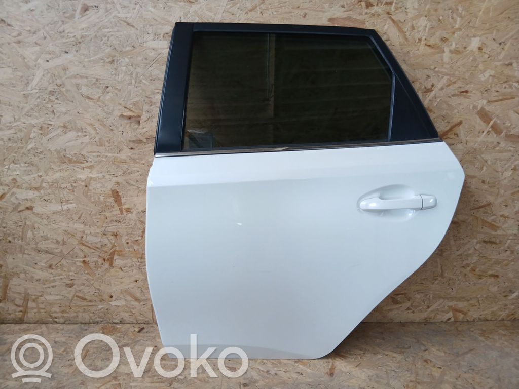 Toyota Auris E180 Puerta trasera 