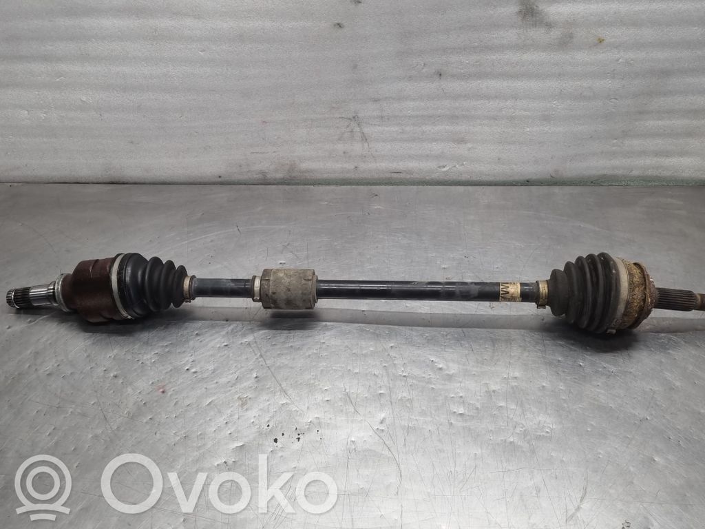Toyota Yaris Półoś przednia 