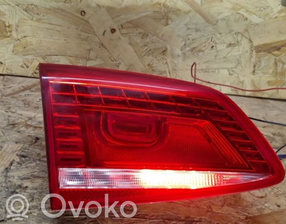 Volkswagen PASSAT B7 Lampa tylna 