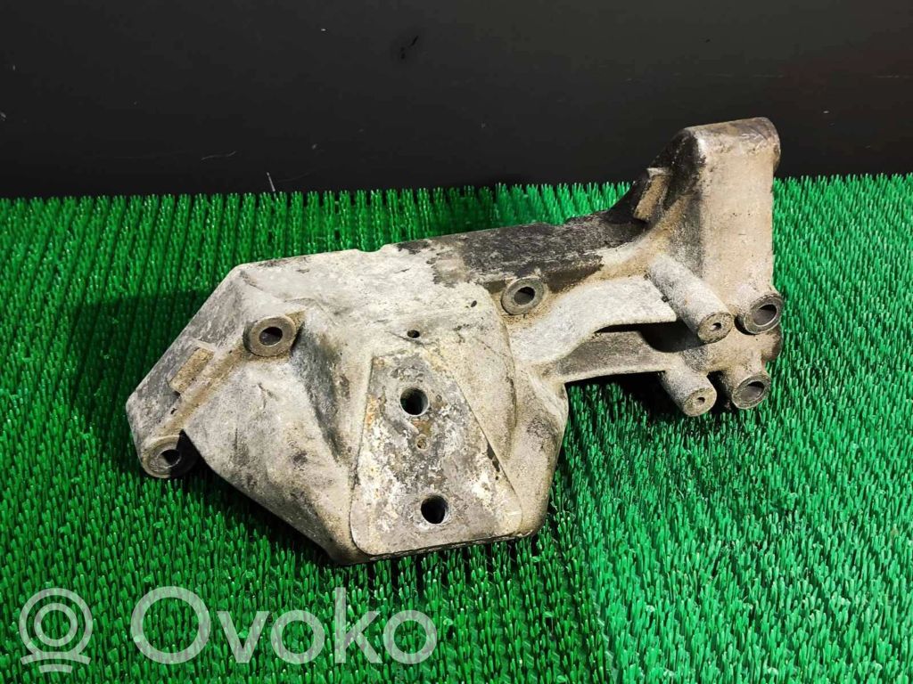 Iveco Daily 35 - 40.10 Engine mounting bracket 