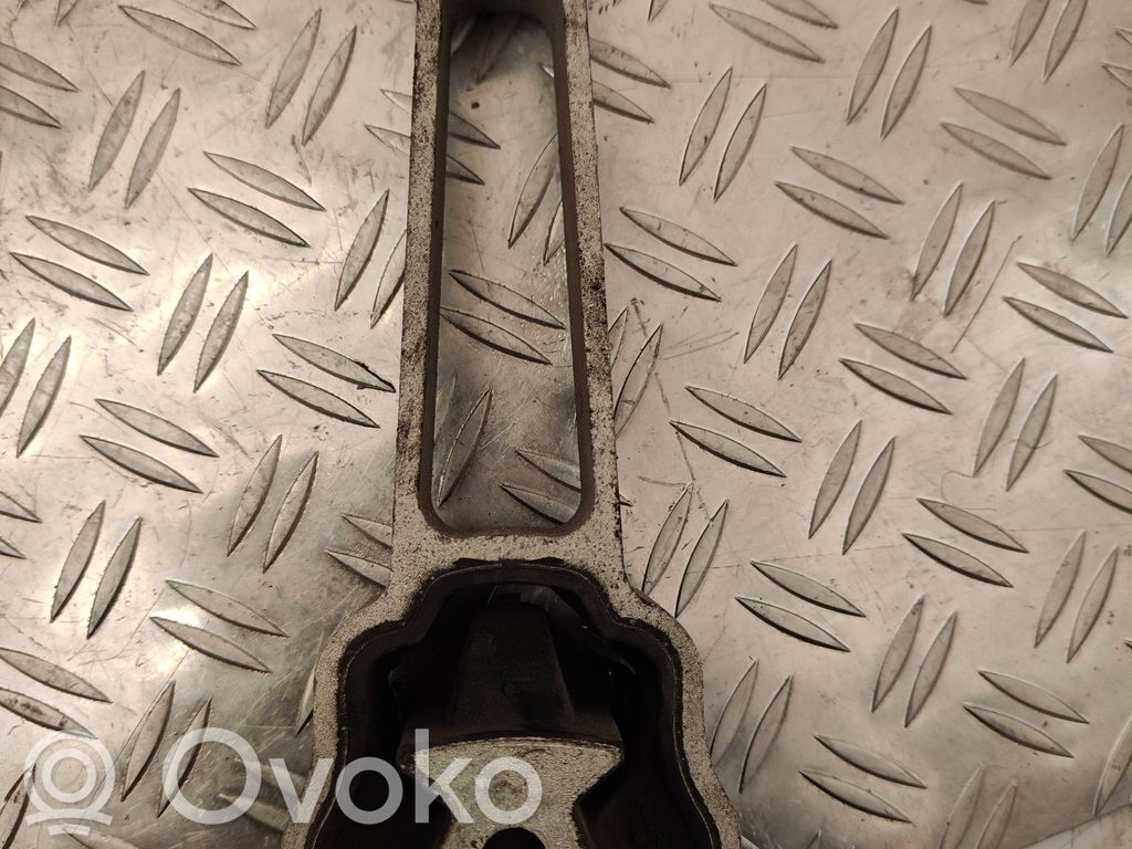 Volvo V60 Engine mount bracket 