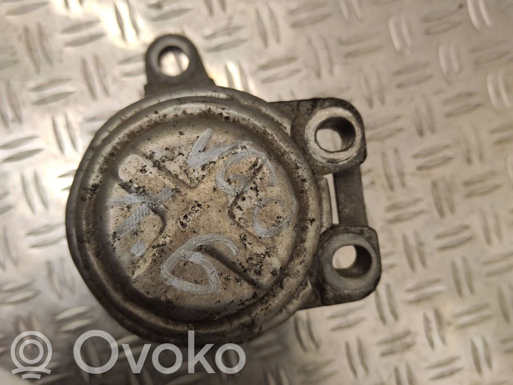 Volvo V60 Engine mount bracket 