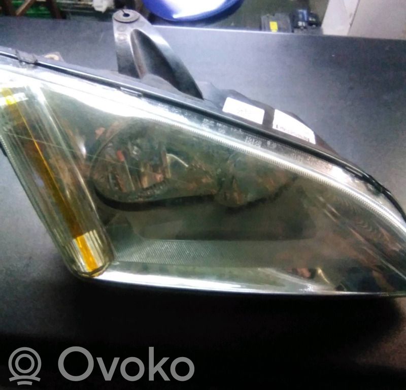 Ford Focus Headlight/headlamp 