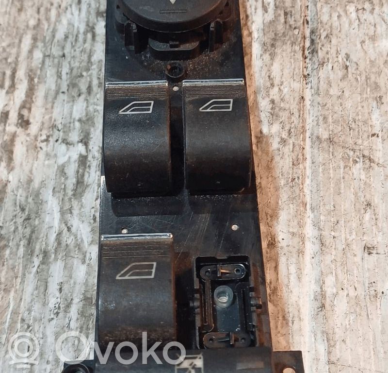 Ford Focus Electric window control switch 