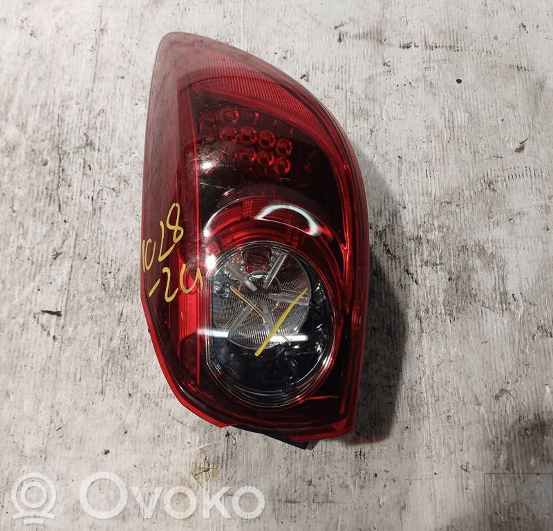 Mazda 3 II Aizmugurējais lukturis virsbūvē 