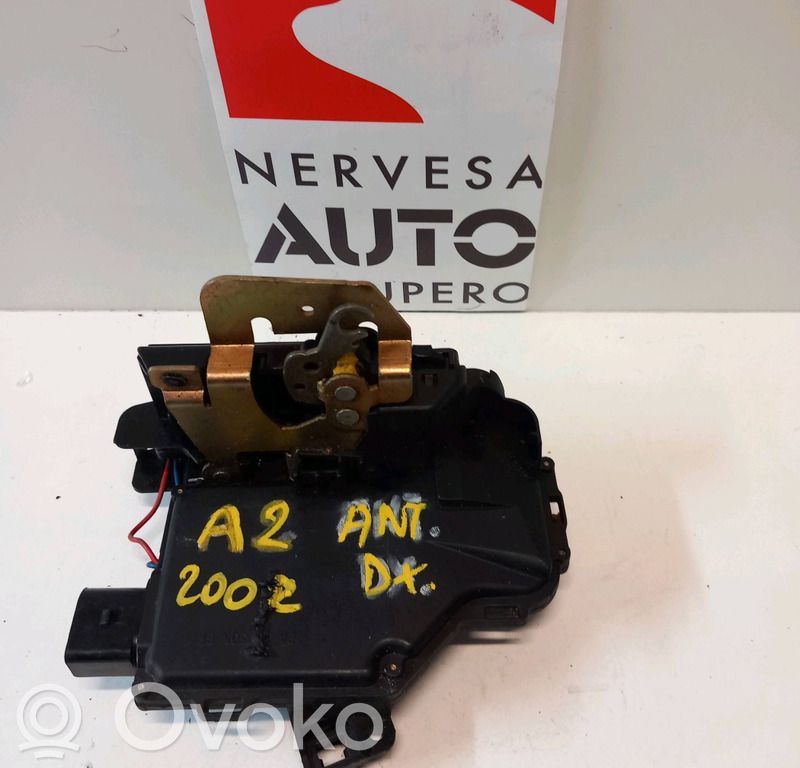 Audi A2 Front door lock 