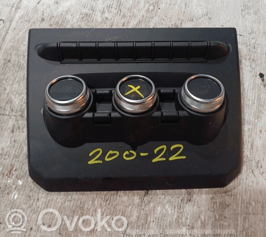 Dacia Duster II Climate control unit 