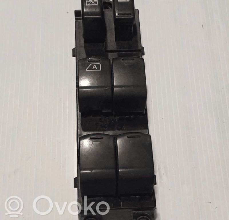 Subaru Forester SH Electric window control switch 
