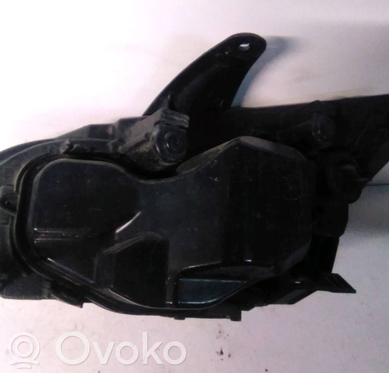 Ford Focus Headlight/headlamp 