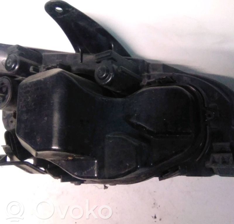 Ford Focus Headlight/headlamp 