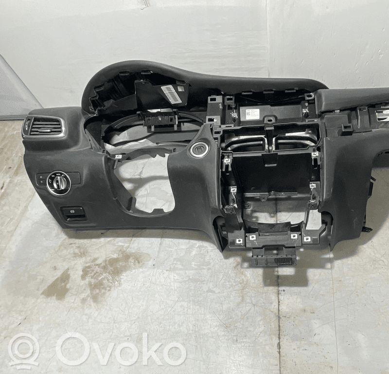 Infiniti Q30 Panel de instrumentos 