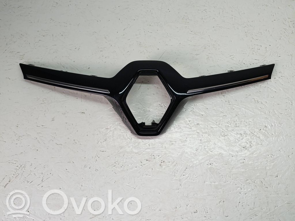 Renault Kadjar Front bumper upper radiator grill 