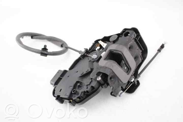 Ford S-MAX Takaoven lukko 