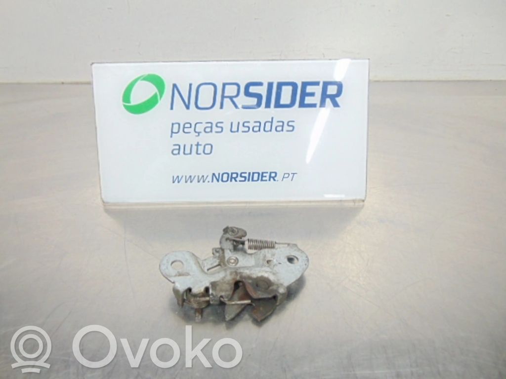 Cerradura de capó