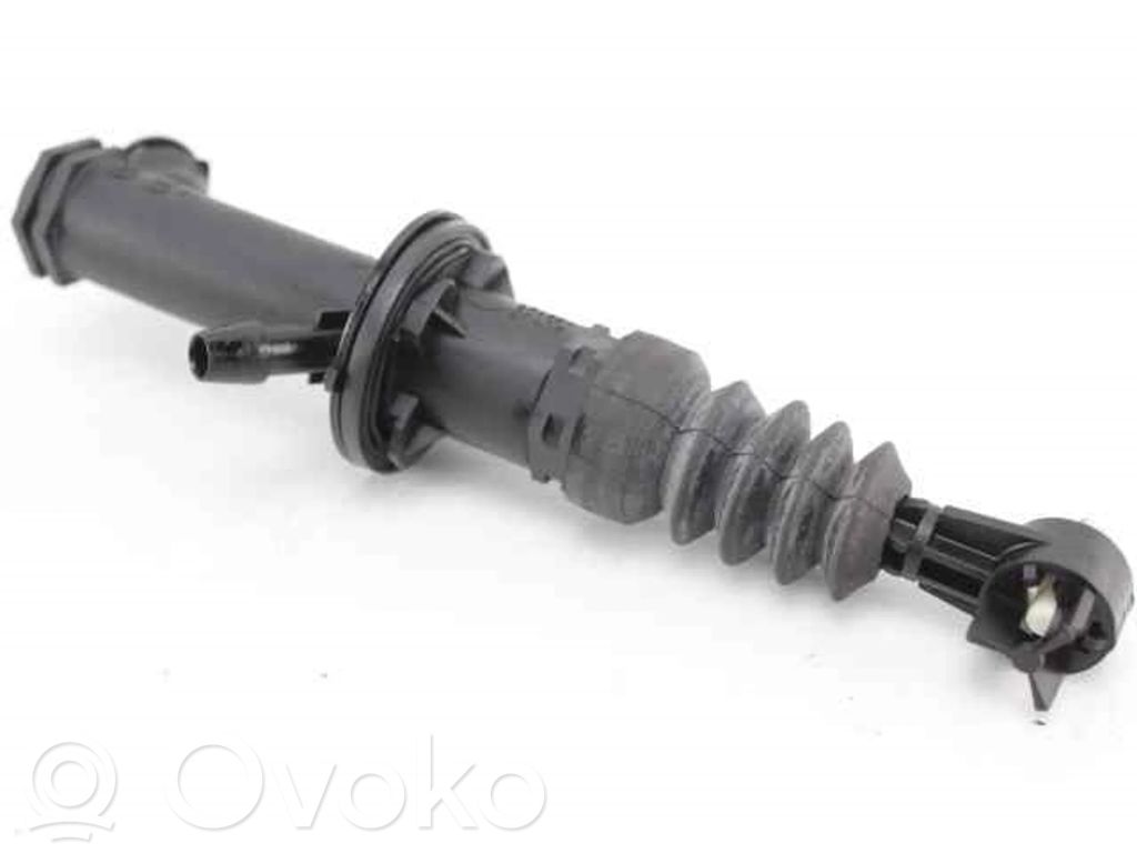 Renault Clio III Clutch master cylinder 